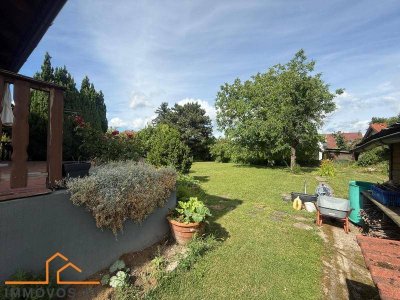 1.189 M² EIGENGRUND NAHE U1 LEOPOLDAU – EINFAMILIENHAUS &amp; MEHRFAMILIENHAUS MIT GROSSEM GARTEN UND ATTRAKTIVEN MIETEINNAHMEN