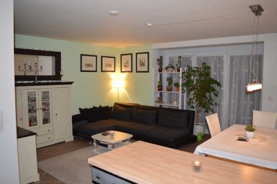 Lichtdurchflutete, neuwert. 4,5 Zi-Maisonette-Wohnung mit gehobener Innenausstattung, EBK, STP