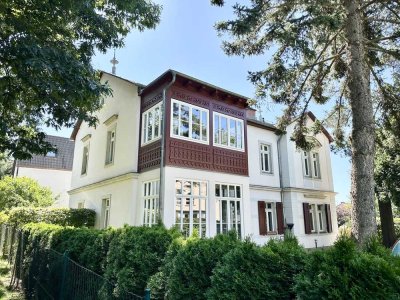 * Rarität am Weißen Hirsch - sehr schöne und hochwertige 3,5-Zimmer-Wohnung in sanierter Villa *