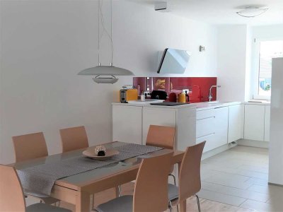 Voll möblierte top-2-Zi.-Wohnung mit Neckarblick, Alte Weberei für ca. 1 Jahr zu vermieten