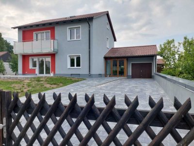 Erstbezug nach Sanierung:  5-Zimmer-Einfamilienhaus mit EBK in ruhiger Lage in Eschenbach