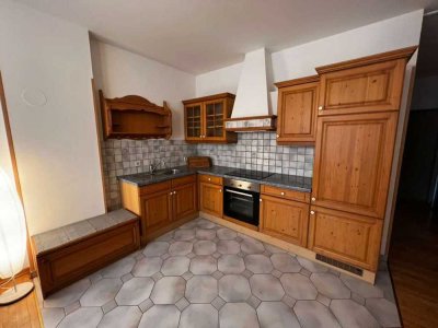 Geschmackvolle, gepflegte 1,5-Raum-Wohnung mit Balkon und Einbauküche in Frankfurt am Main