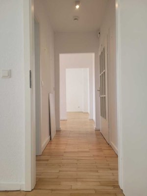 Renovierte 2 ZKB Wohnung mit Balkon(Whg.8)