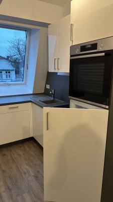 Geschmackvolle 2-Raum-DG-Wohnung mit geh. Innenausstattung mit EBK in Berlin Lichterfelde (Steglitz)