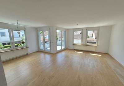 Privatverkauf  - Wir verkaufen eine 3 ½ Zimmer-Wohnung in bester Ortsrandlage von Neckarrems