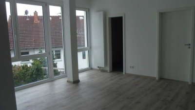 großzügig geschnittene 3-Zi-Wohnung zu vermieten