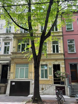 Wunderschöne Altbauwohnung in zentraler Südstadtlage