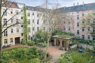„Stylisch & Studiennah: 2-Zimmer-Wohnung mit offener Küche & Hof-Balkon“