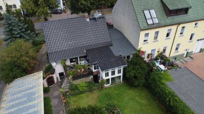 Mehrgenerationenhaus mit Gewerbeeinheit und Garage in Havelnähe