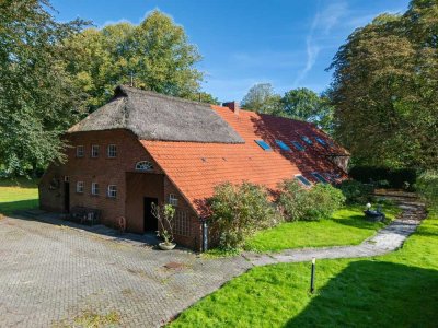 Teilreetgedeckter Resthof mit 7,5 h Ländereien– ideal für Pferdehaltung und naturverbundenes Wohnen!