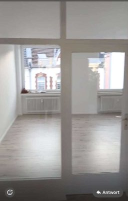 Renovierte 3-Zimmerwohnung mit Balkon!