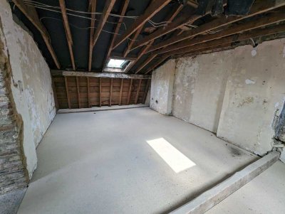 Zu vermieten: Dachbodenraum zur Aktenlagerung - KEIN Wohnraum
