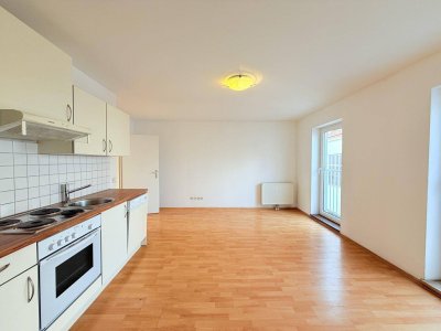 City-Flow, Dachgeschoss-Charme: 2 Zimmer im 15. Bezirk. nahe U6 &amp; U4