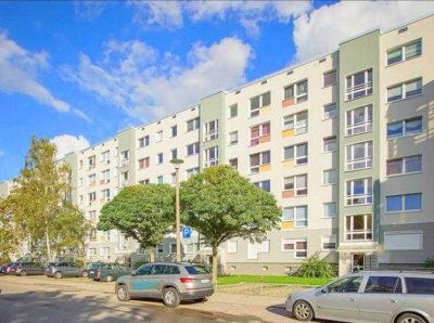 Preiswerte, kleine 1-Zimmer-Wohnung mit modernem Bad mit Badewanne und fast neuem Fußboden