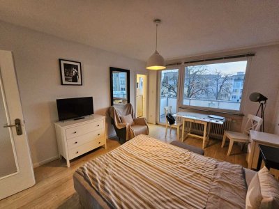 Hell & möblierte 1 Zi-Whg.+Balkon | Aufzug im Haus | 930 EUR Warm inkl. Strom | FFM Innenstadt