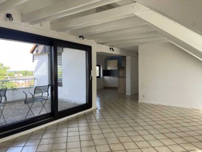 Zentrale Penthousewohnung mit kleiner Dachterrasse