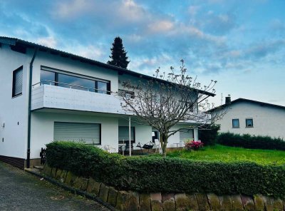 Sehr schöne 3-Zimmer-Küche-Bad-Wohnung mit großem Balkon in BW-Reinhardshausen TOP-Lage