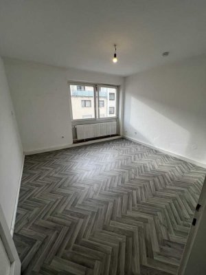Helle 3-Zimmer-Wohnung mit Balkon in zentraler Lage