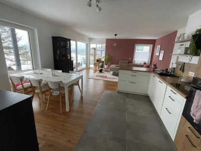 Neubau aus 2023 mit spektakulärer Fernsicht