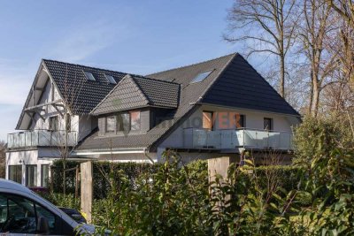 Stilvoll sanierter Altbau: Großzügige Maisonettewohnung mit Balkon, Garten und Studio