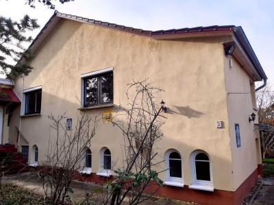 Charmantes EFH mit großem Garten, Wintergarten, PV-Anlage & Vollkeller