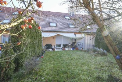 Familienfreundl.  RMH (KfW 55 Standard), moderne EBK, FBHZ, Gartenhaus, 2 x Carport, ruh. Wohnlage
