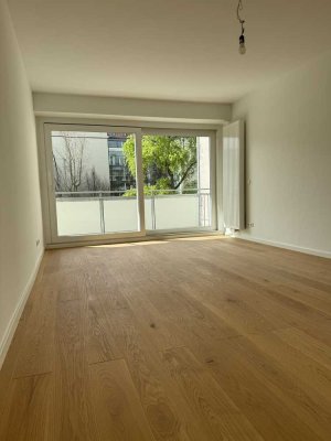 Traumlage Engl. Garten: Top renovierte 2-Zi-Wohnung mit Wohnküche & Balkon! Befristet: 06/2029