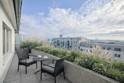 Wohnen mit traumhaftem Weitblick – Sonnen-Dachterrasse, Klimaanlage, Aufzug & Stellplatz