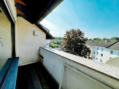 Erstbezug nach Renovierung - Perfekt für Paare und junge Familien: 4,5-Zimmer-Wohnung mit Balkon