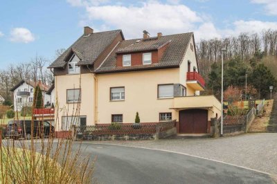 Zweifamilienhaus in idyllischer Waldrandlage mit großzügiger Wohnfläche in Niederems
