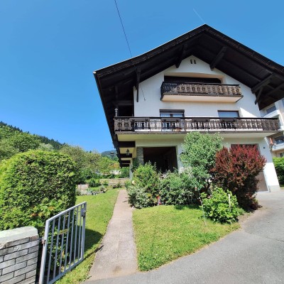Großzügiges Wohnhaus mit viel Potenzial in schöner Lage