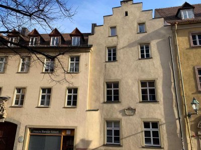 Erstbezug nach Sanierung: Stilvoll wohnen im Herzen von Würzburg
