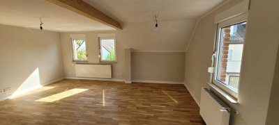 Erstbezug nach Sanierung - hochwertige 2 Zimmer Wohnung mit EBK und Balkon in Kelkheim