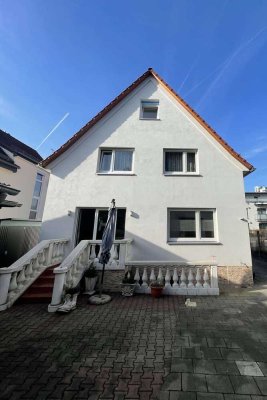 Zweifamilienhaus im Herzen von Bad Vilbel *teilvermietet*
