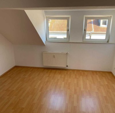 2-Zimmer-Dachgeschosswohnung in unmittelbarer Nähe zum Stadtgarten