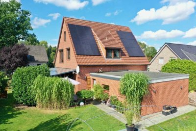 Einfamilienhaus mit Einliegerwohnung, Solaranlage & Doppelgarage