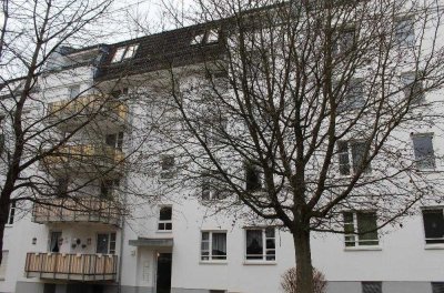 Schöne 1 Raum Wohnung mit Aufzug, separater Küche, Einbauküche und Balkon in ruhiger Lage zu verm...