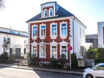 Sanierte Altbauwohnung nebst Ausbaureserve und Parkplatz in Alt-Osternburg