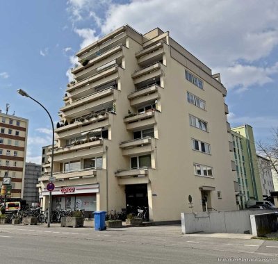 Renovierungsbedürftige 3 Zi.-ETW mit zwei Terrassen & TG-Stellplätzen in zentraler Lage von Landshut