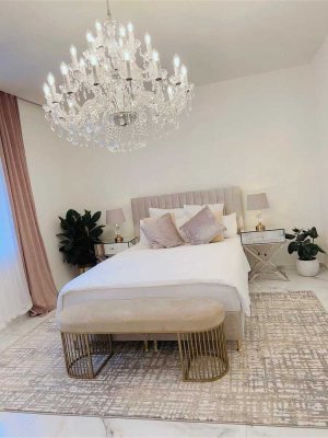 Exklusive, voll möblierte 2,5-Zimmer-Wohnung mit lux. Innenausstattung mit Balkon und EBK