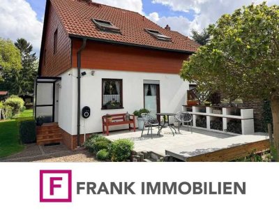 FRANK IMMOBILIEN - Bezaubernde DHH mit schönem Gartenidyll – Familiengerechtes Wohnen in Rudow