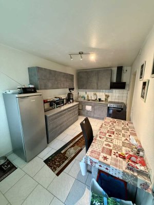 Charmante 3,5-Zimmer-UG-Wohnung mit Balkon – Gemütlich und Modern!