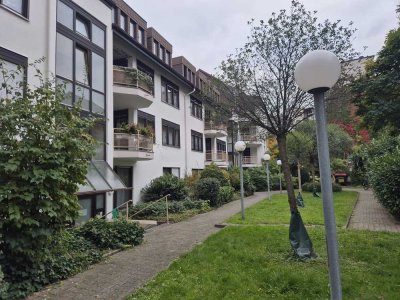 Frisch renovierte 3-Zimmer-Wohnung mit 104 m² im Herzen von Karlsruhe