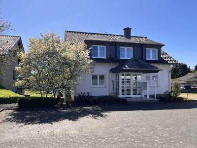 Stilvolle 3-Raum-DG-Wohnung mit Balkon in Odenthal