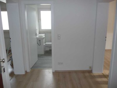 Sanierte Dachgeschosswohnung mit zwei Zimmern in Essen