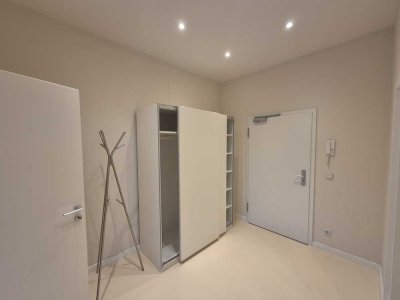 MÖBLIERTE UND MODERNE 2 RAUM-WOHNUNG, TERRASSE UND  EXTRA DACHGARTEN! (TG)