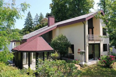 *** Architektenhaus mit Einliegerwohnug - zentrumsnah - in bester Lage ***