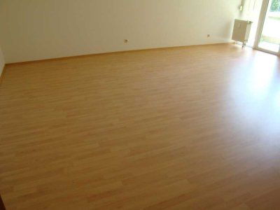 Angenehme Wohnlage in Bayreuth, 2-Zi.-Wohnung, Terrasse, Einbauküche, TG-Stellplatz, Wfl. ca. 65 m²