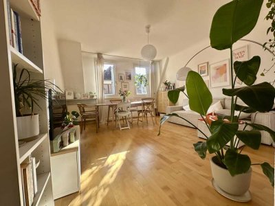 Schöne 2-Zi.-Altbau-Wohnung mit Balkon