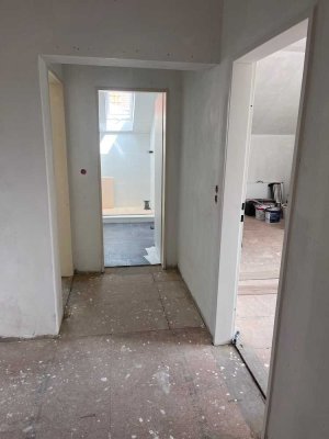 "VORANZEIGE": vollständig renovierte SINGLE Wohnung in Stadland, Ortsteil Rodenkirchen